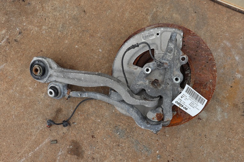 2012-2018 MERCEDES CLS550 218 TYPE FRONT RIGHT SPINDLE KNUCKLE WHEEL HUB OEM