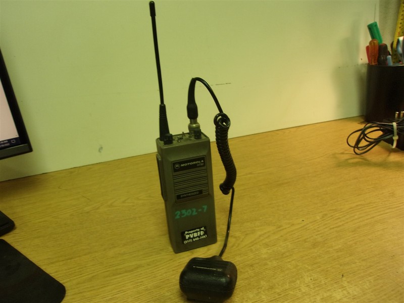 Motorola HT50 Synthesized Radio w/ NTN4849A Microphone *FREE SHIPPING*