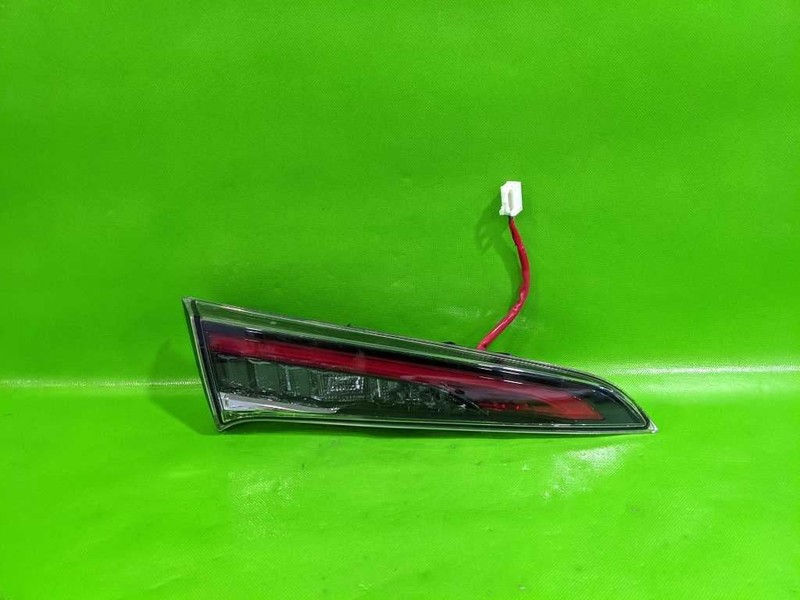 19-22 COROLLA HTBK DRIVER LEFT LID TAILLIGHT LAMP OEM 4284-119