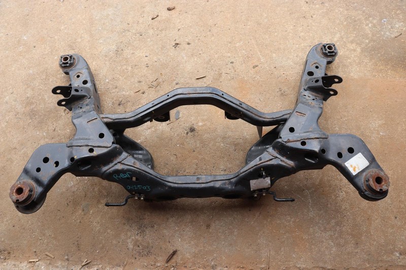 2014-2019 FORD FLEX AWD REAR SUSPENSION CROSSMEMBER SUBFRAME CRADLE OEM