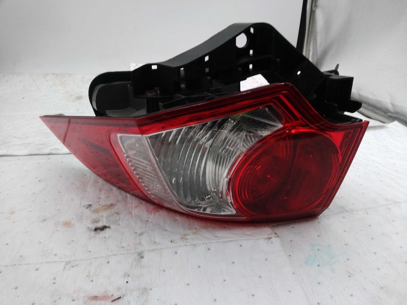 2009-2010 Acura TSX Right Tail Light Assembly White OEM 24877 Used