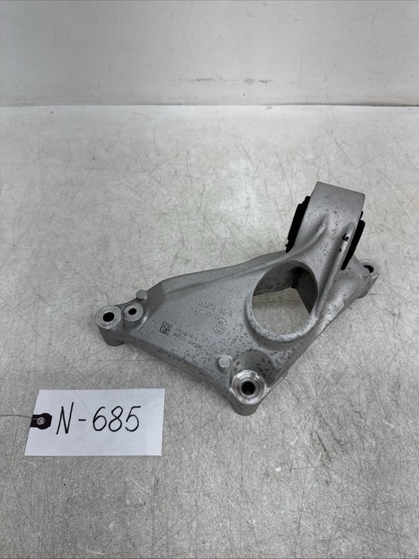 2017-2022 TESLA Y 3 REAR LH DRIVE UNIT MOUNT BRACKET OEM 1095337-00-D 685 S23