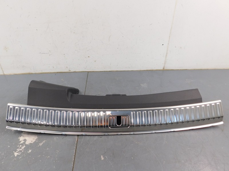 2022 2120Audi RSQ8 RS Q8 / Urus Rear Cargo Cross Panel / Trim #5543 Y5