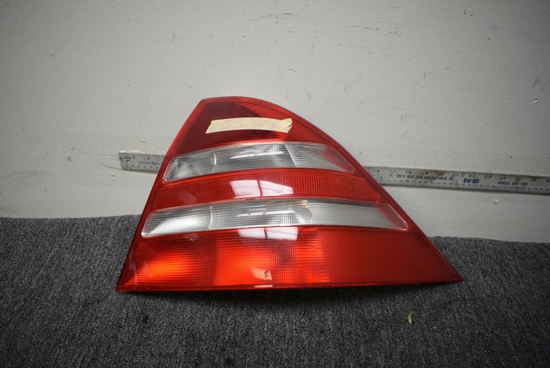 2001-2002 MERCEDES BENZ S CLASS RIGHT SIDE TAIL LIGHT FACTORY OEM