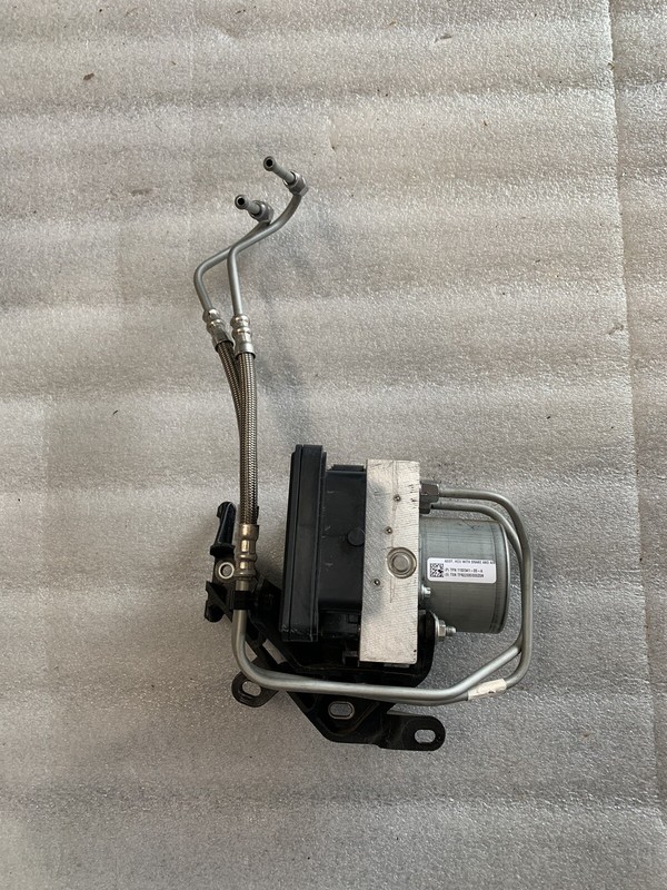 2020-2022 TESLA Y 3 ABS PUMP BRAKE MODULE with Bracket1044745-00-B 2011 U20