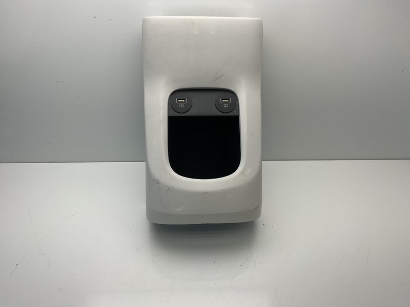 2022-2024 Hyundai Ioniq 5 interior part 84647-GI100