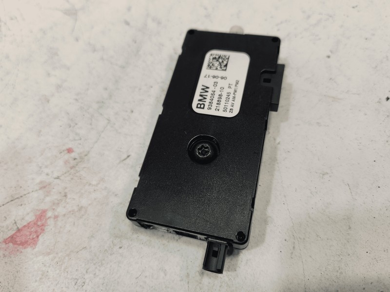 2018 - 2023 BMW 550E G30 RADIO ANTENNA AMPLIFIER MODULE OEM