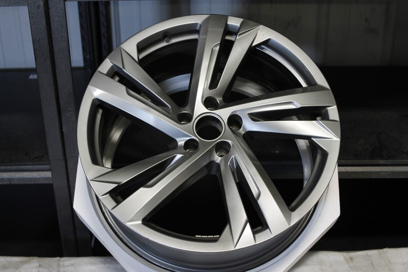 2024-2025 Volkswagen Atlas Cross Sport Rim Wheel 20x8j Oem