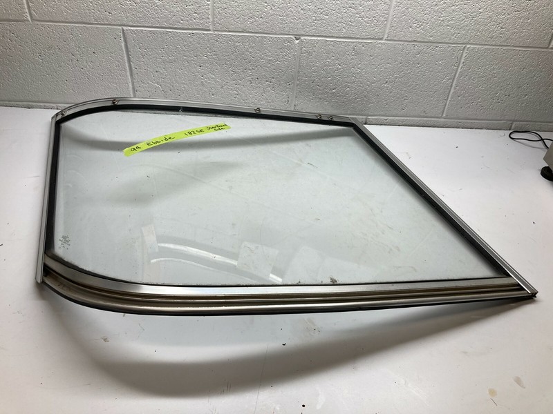 Z7 1994 Ebbtide 182 SE Boat Windshield Starboard Driver Right