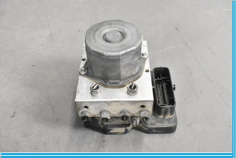14-16 Maserati Quattroporte M156 ABS Anti Lock Brake Pump Module 670008166 OEM