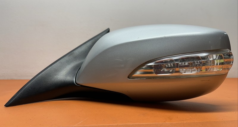 027375 | 2010 - 16 Hyundai Genesis Coupe Left Door Silver Turn Signal Heated LH