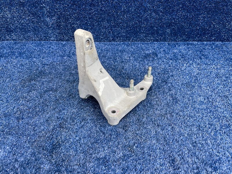 2017-2020 FIAT 124 SPIDER FRONT LEFT ENGINE MOUNT SUPPORT BRACKET OEM NA4L39031