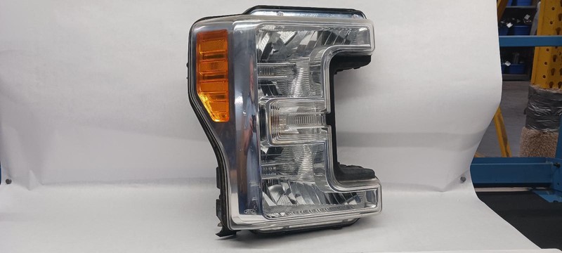 17 FORD F250SD Right Passenger Headlight Headlamp OEM Grade B Condition!
