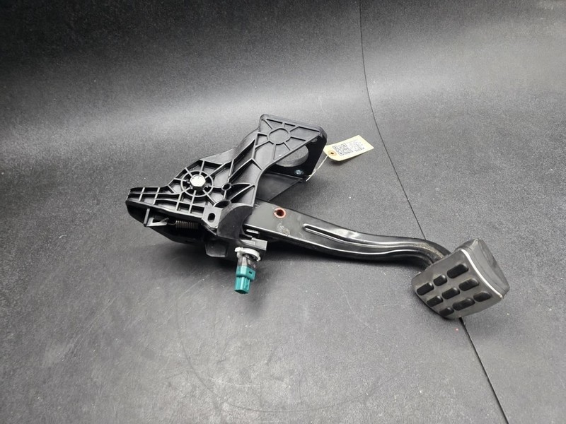 Brake Pedal 2022 Kia Stinger 32800-J5200 2018 2019 2020 2021 2023