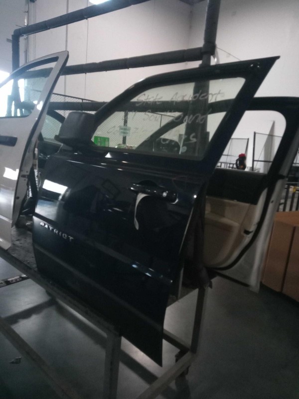 2015 Jeep Patriot Left Front Door Blue OEM Used 106k Miles NJ25-28090-714820