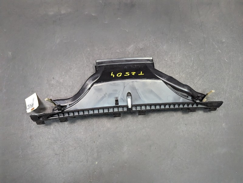 Dashboard Upper Defroster Vent Grille 2018 Toyota RAV4 55951-0R030 2013 - 2017