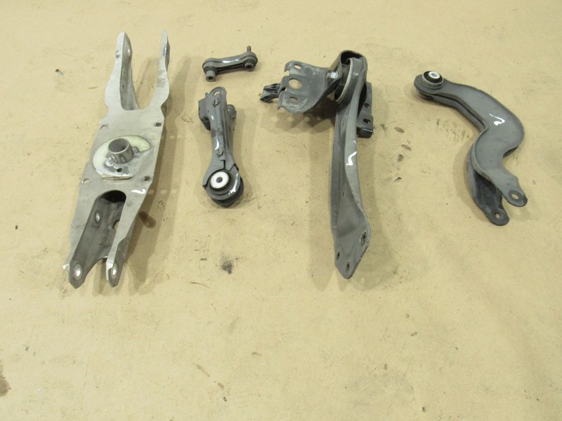 19-23 Mercedes A35 V177 2021 AWD Rear Right Upper Lower Control Arm Set 5 PCS :A