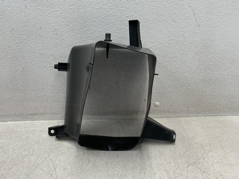 2013 2014 2015 F12 BMW M6 Right Radiator Cooler Air Duct Bracket 4.4L OEM 1660