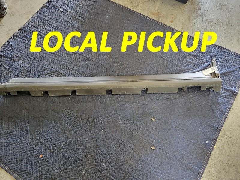 Used Oem Lincoln Left Driver Rocker Panel Skirt Molding for 2020-2025 Corsair