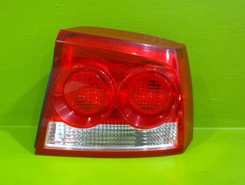 09 10 CHARGER PASSENGER RIGHT TAILLIGHT LAMP OEM 3693-13