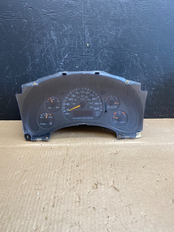 2001 to 2002 Chevrolet Express Speedometer Cluster Gauge OEM AC6525 DG