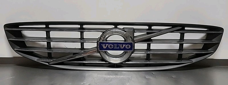 2014 Thru 2018 Volvo S60 V60 Front Upper Grille Bumper Cover 31333834 OEM 2015