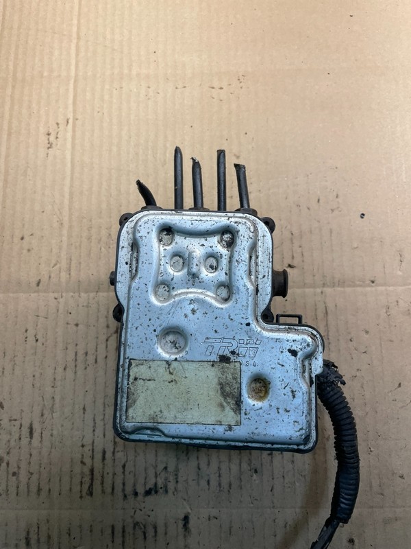 2004-2006 Chevrolet Express ABS Pump Control OEM 13567115 Module X8567 DG