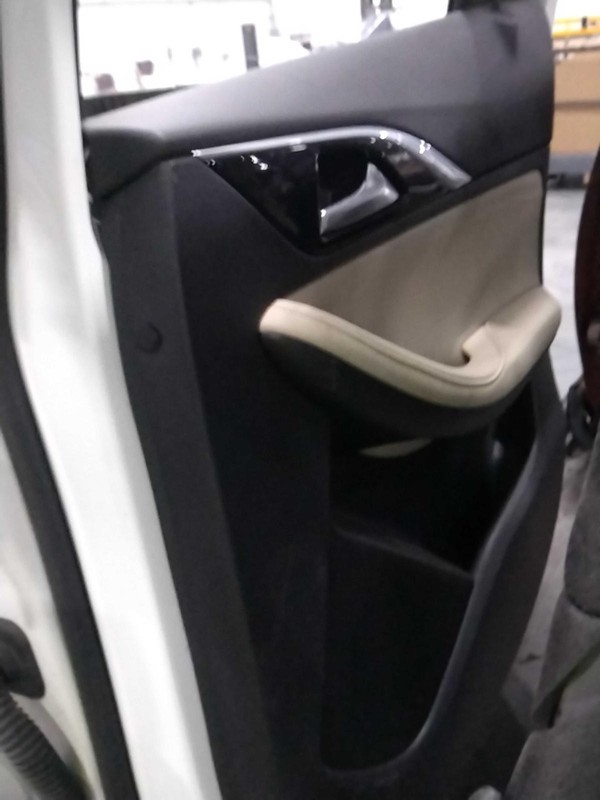 2018 INFINITI QX30 Rear Right Door White OEM Good Condition 659969