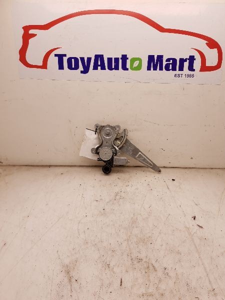 01-05 TOYOTA RAV4 L PASSENGER SIDE REAR DOOR WINDOW REGULATOR