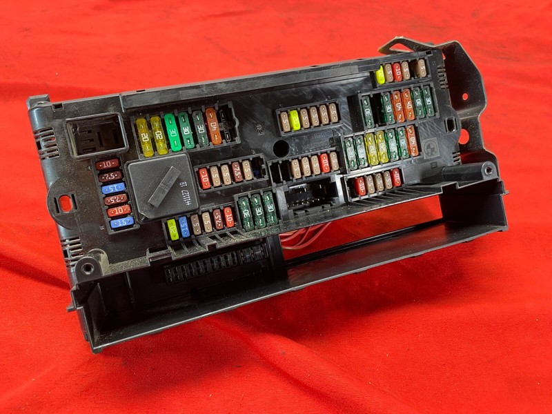 BMW F01 F06 F10 F12 5/6/7 Series Front Power Distribution Fuse Box Relay OEM✅