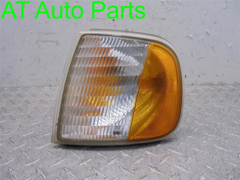 97 98 99 00 01 02 03 FORD F150 DRIVER TURN SIGNAL LAMP F75Z13201AC