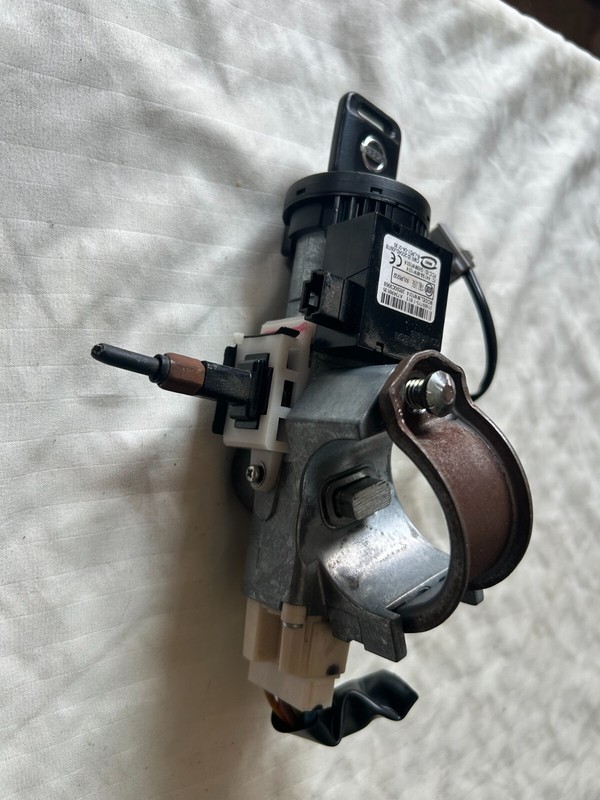 2007 2008 2009 Nissan Versa Ignition Switch Lock Cylinder W/ Key 216697757