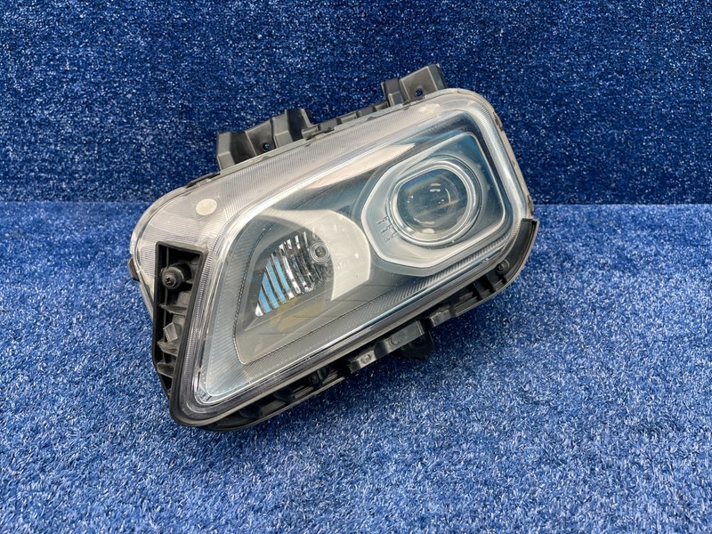 2018-2021 Hyundai Kona Left Headlight LED DRL OEM 92101-J9120 LH