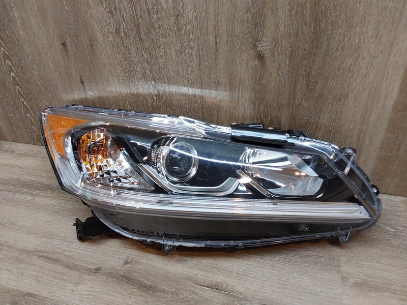 2016 2017 Honda Accord Sedan RH Headlight Assy OEM