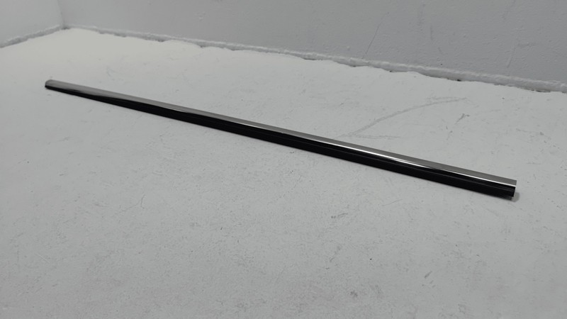 2018-2025 VOLKSWAGEN ATLAS FRONT LEFT DRIVER SIDE DOOR WINDOW BELT MOLDING OEM
