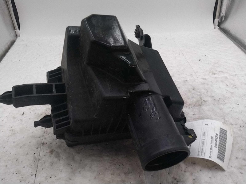 2018 Nissan Rogue Air Cleaner Assembly OEM Blue 2.5L 70000 Miles Used