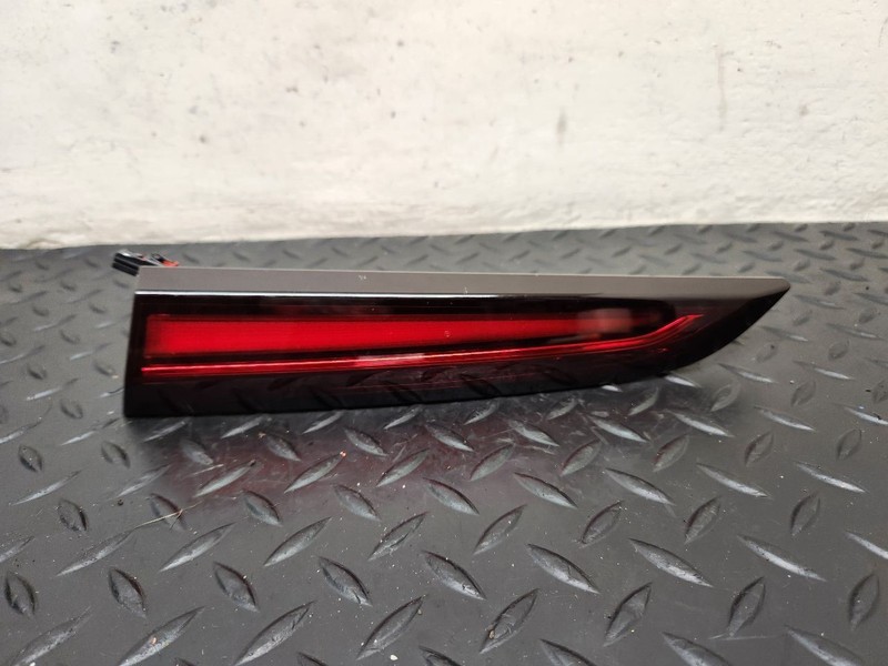 24-25 Buick Envista Right Passenger Gate Mounted Tail Lamp Assembly OEM 42890823