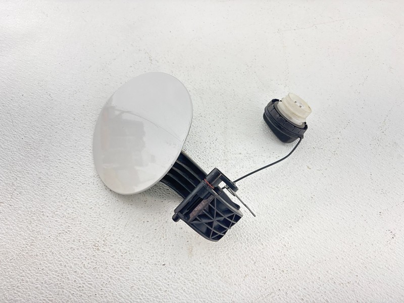 2019-2024 SUBARU Forester GAS FILLER FUEL TANK DOOR LID CAP K1X WHITE OEM