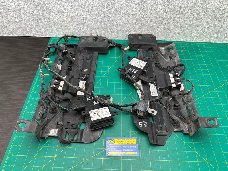 14-17 Range Rover L405 TAILGATE HANDS FREE SENSOR BRACKET W BLIND SPOT RADAR OEM