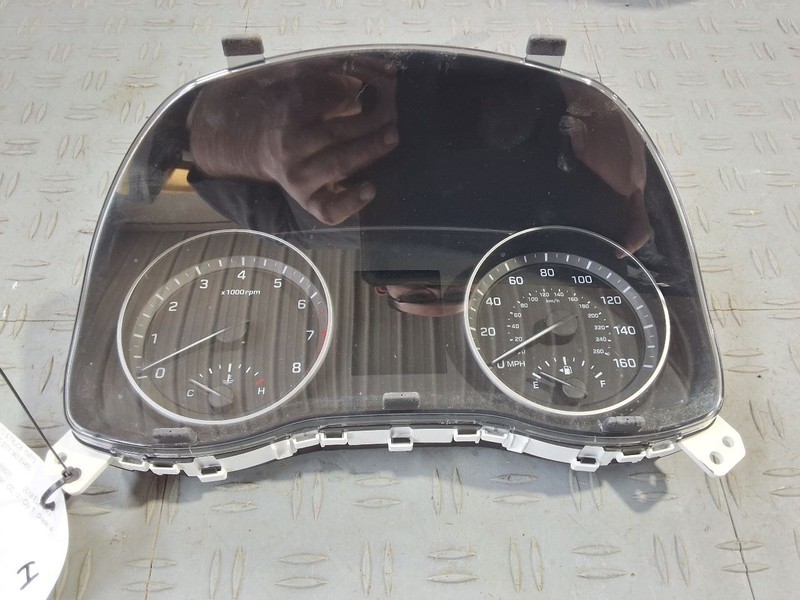 2017-2018 Hyundai Elantra Speedometer Instrument Cluster 2.0L MPH 3.5in Screen