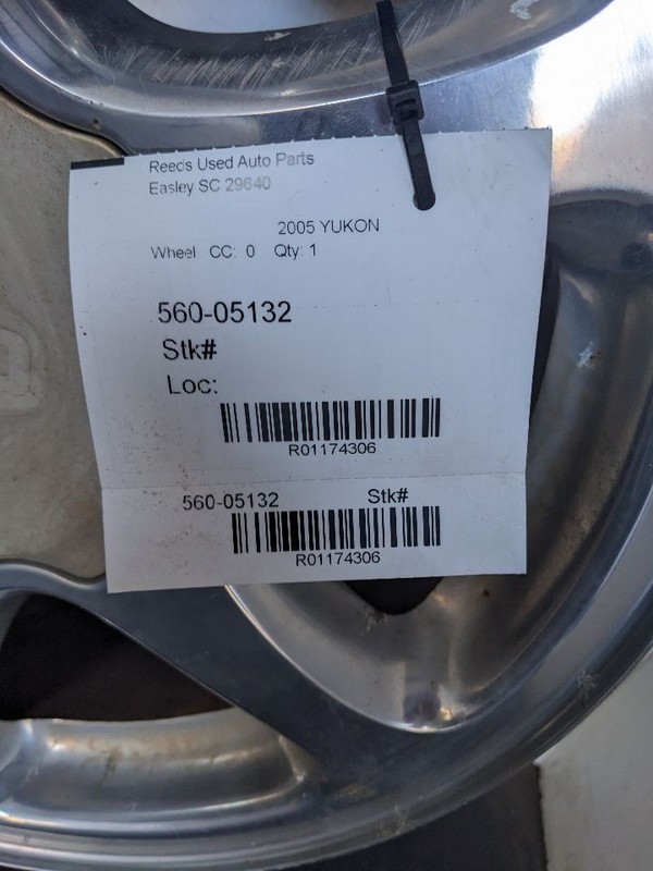 Wheel Classic Style Creased Door Skin 17x7-1/2 Fits 02-07 SIERRA DENALI 1174306