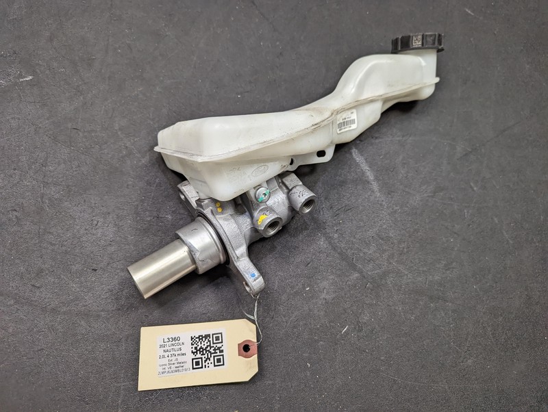 Brake Master Cylinder w/ Reservoir 2021 Lincoln Nautilus J2GZ-2140-A 2019 - 2023