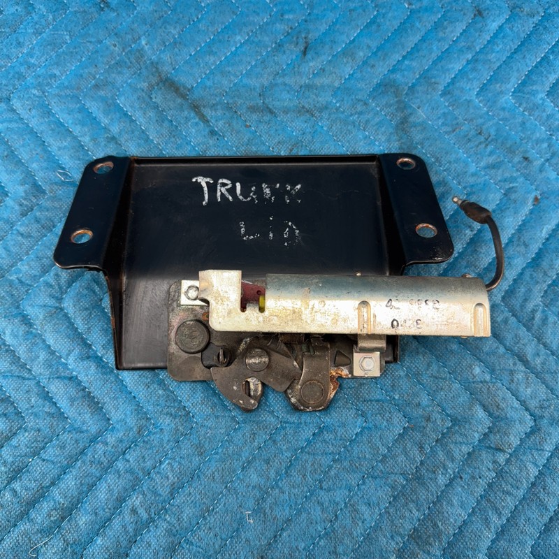 1989–1991 Chrysler TC Maserati Trunk Lid Latch Lock with Solenoid 4378588 OEM