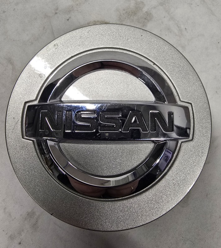 2004-2022 Nissan Armada, Titan OEM Silver Center Cap 62438 62704 #40342-7S500
