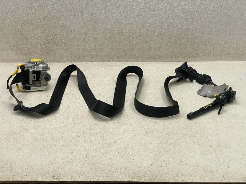 2017-2019 ALFA ROMEO GIULIA FRONT RIGHT PASSENGER SEAT BELT RETRACTOR OEM LOT764