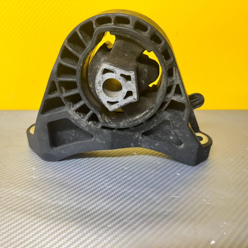 2017-2019 CADILLAC XT5 Fwd Automatic Transmission Front Mount Bracket Oem