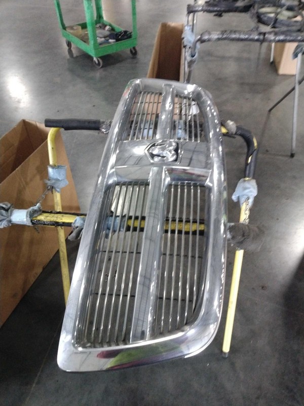 2009 Dodge 1500 Pickup OEM Grey Front Grille 5182064AA Used 312K Miles