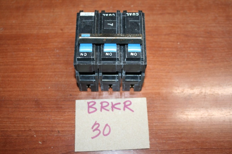 GE THHQL32020 Circuit Breaker RMS 22K AMPS 240V MAX type THHQL 3 Pole