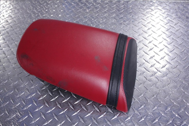 01 HONDA CBR 900 RR REAR PASSENGER SEAT ASSEMBLY CBR900RR CBR900