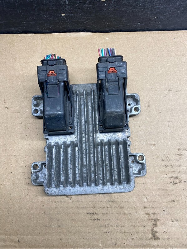 2010 - 2014 Chevrolet Express Savanna Engine Computer ECM ECU AE2108 DW